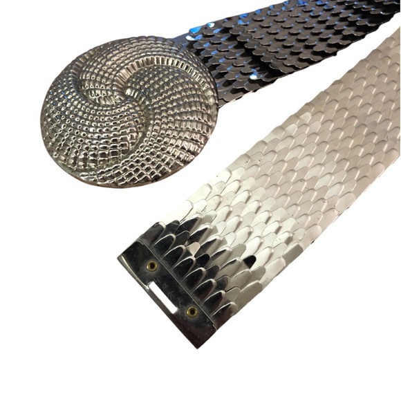 🌟Vintage Metal Belt Silver Snake Fish Scale Disco Elastic Stretch floral buckle🌟 - Picture 5 of 14